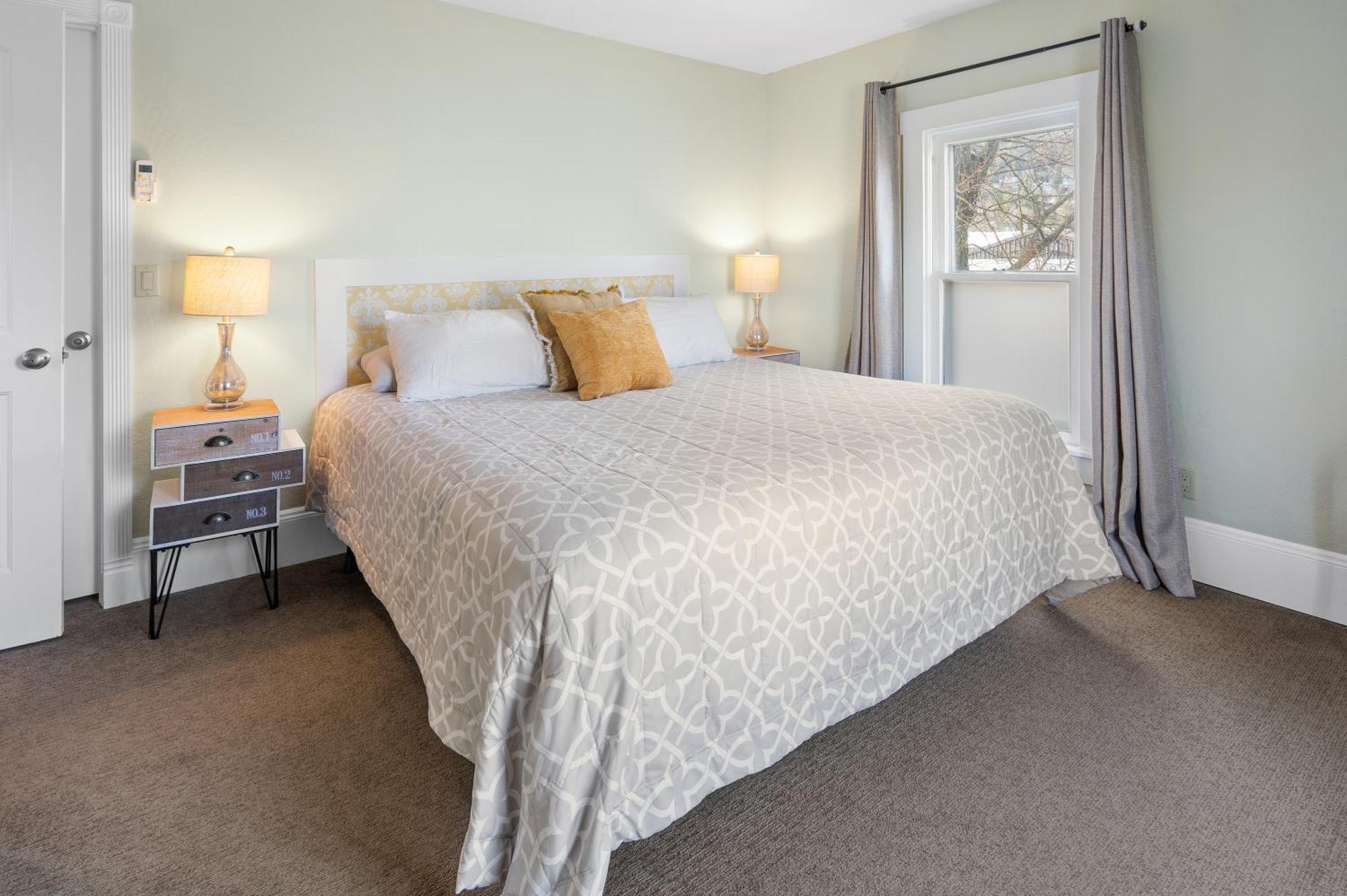 Pioneer Vacation Rentals - Pioneer North Suite Downtown Ashland Kültér fotó